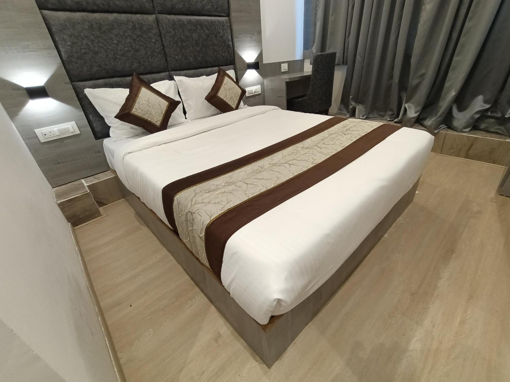 Hotel Beverly Palace Santacruz - Near Bkc - Mumbai Airport T1 المظهر الخارجي الصورة