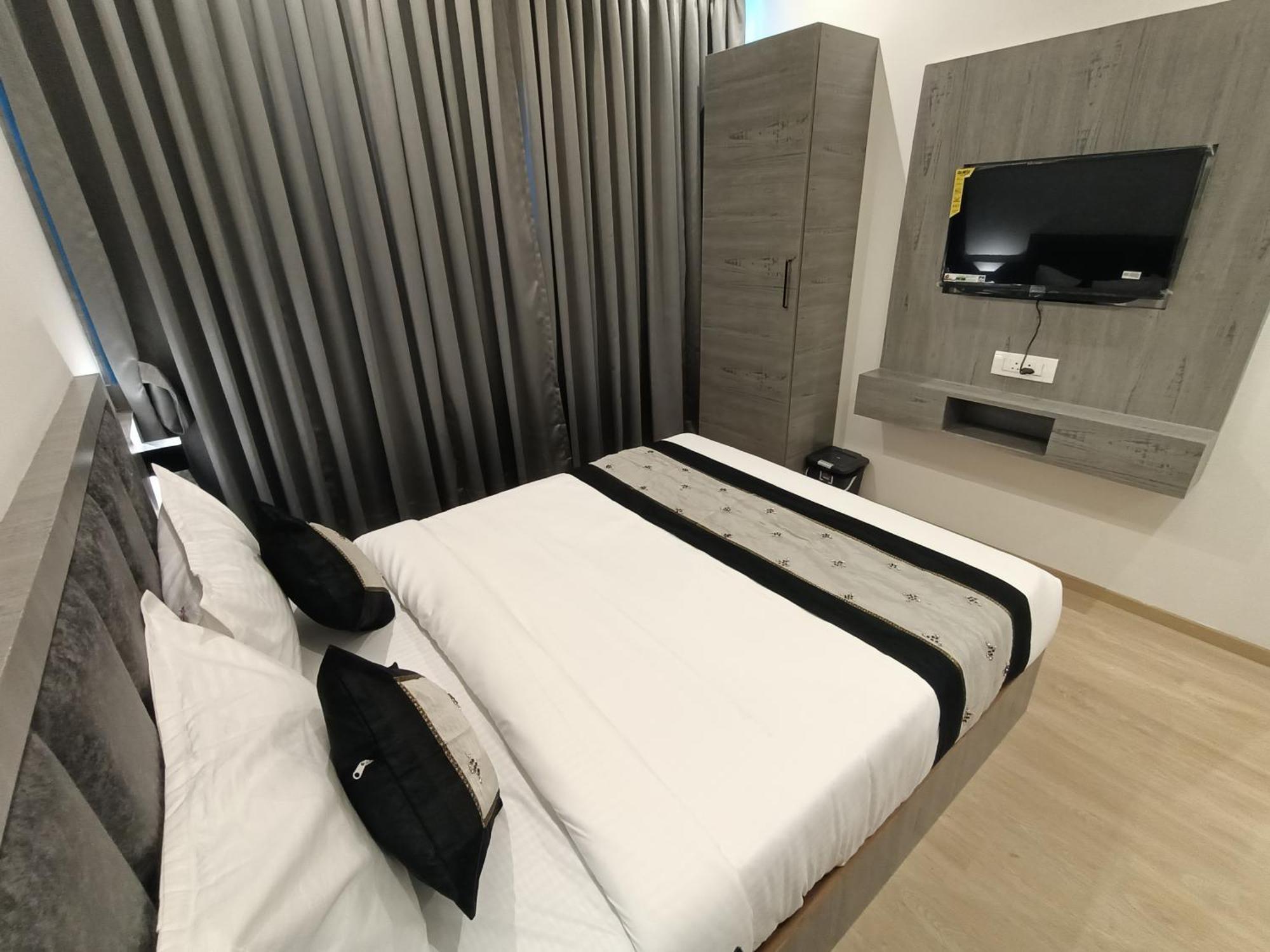 Hotel Beverly Palace Santacruz - Near Bkc - Mumbai Airport T1 المظهر الخارجي الصورة