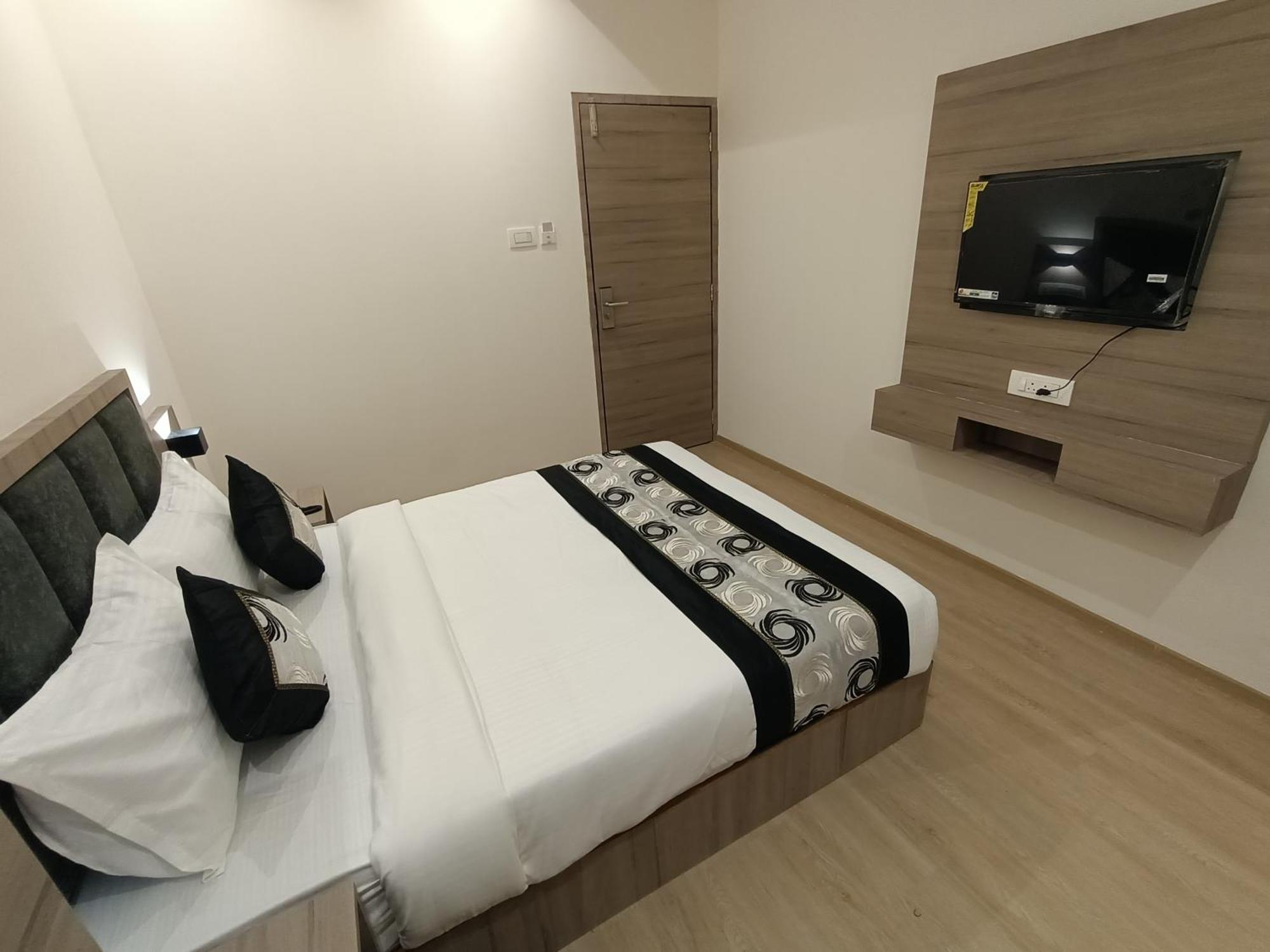 Hotel Beverly Palace Santacruz - Near Bkc - Mumbai Airport T1 المظهر الخارجي الصورة