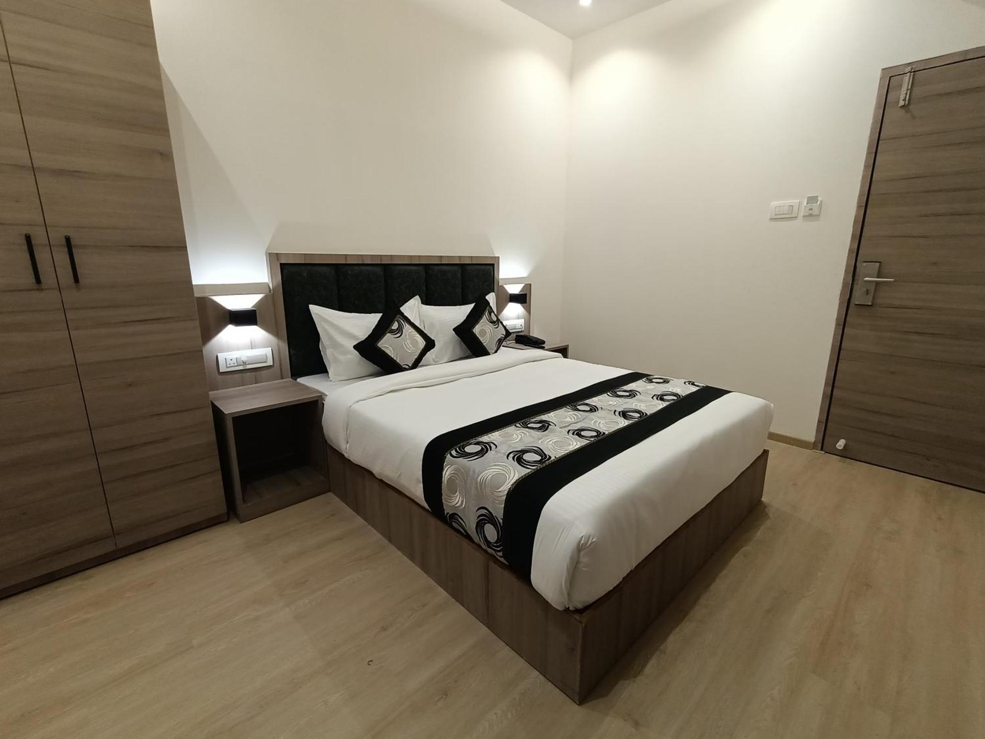 Hotel Beverly Palace Santacruz - Near Bkc - Mumbai Airport T1 المظهر الخارجي الصورة