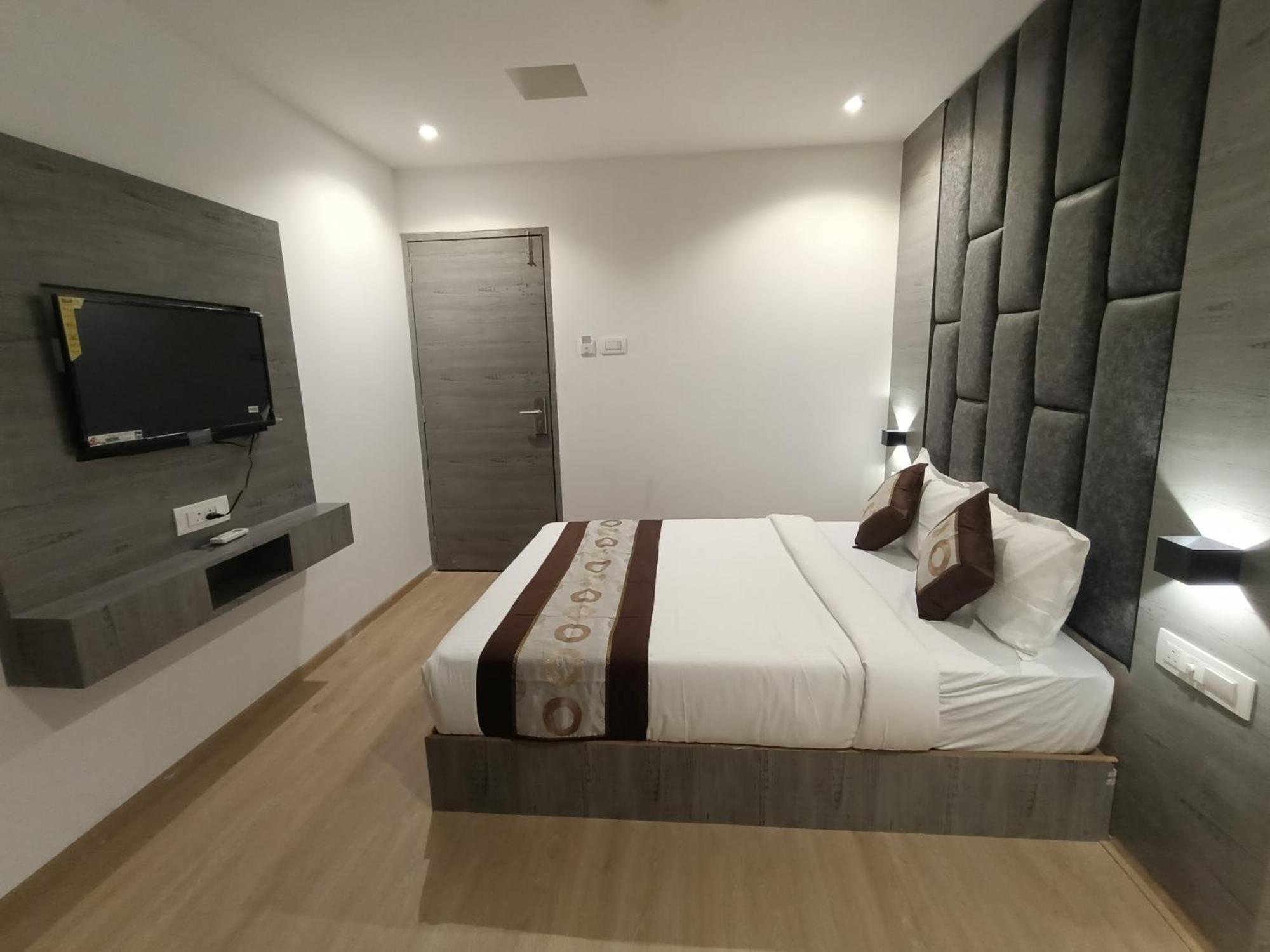 Hotel Beverly Palace Santacruz - Near Bkc - Mumbai Airport T1 المظهر الخارجي الصورة