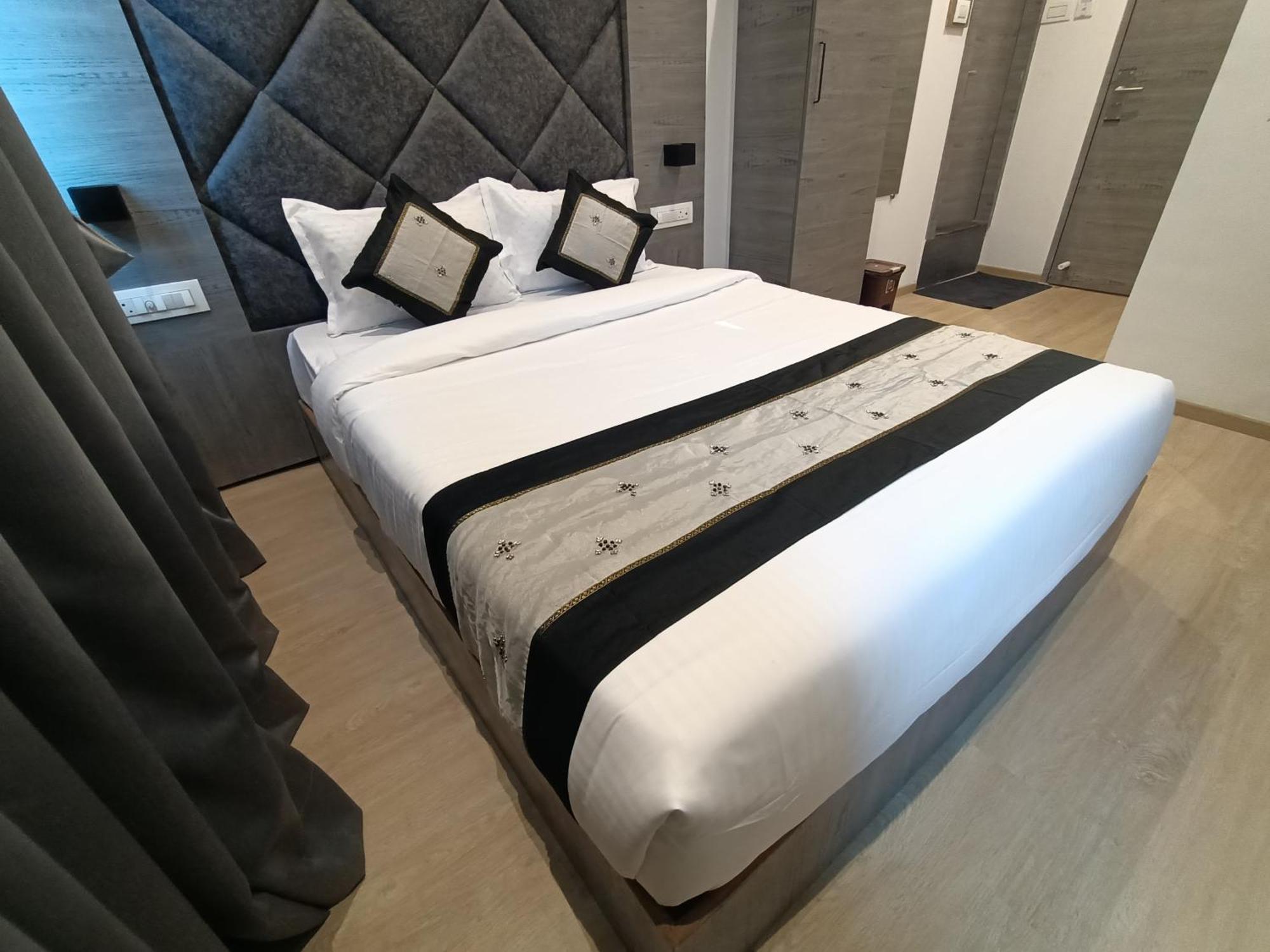 Hotel Beverly Palace Santacruz - Near Bkc - Mumbai Airport T1 المظهر الخارجي الصورة