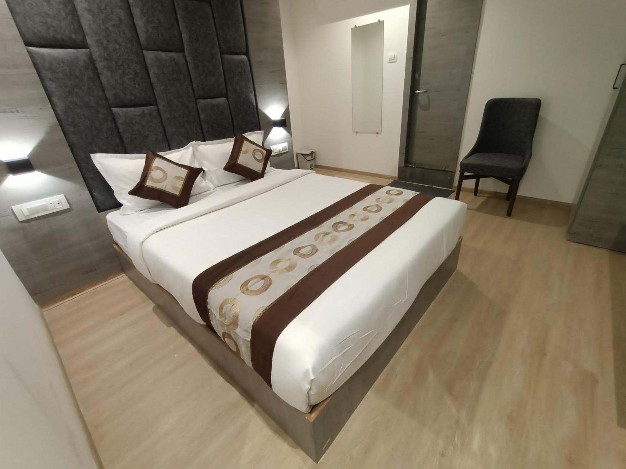 Hotel Beverly Palace Santacruz - Near Bkc - Mumbai Airport T1 المظهر الخارجي الصورة