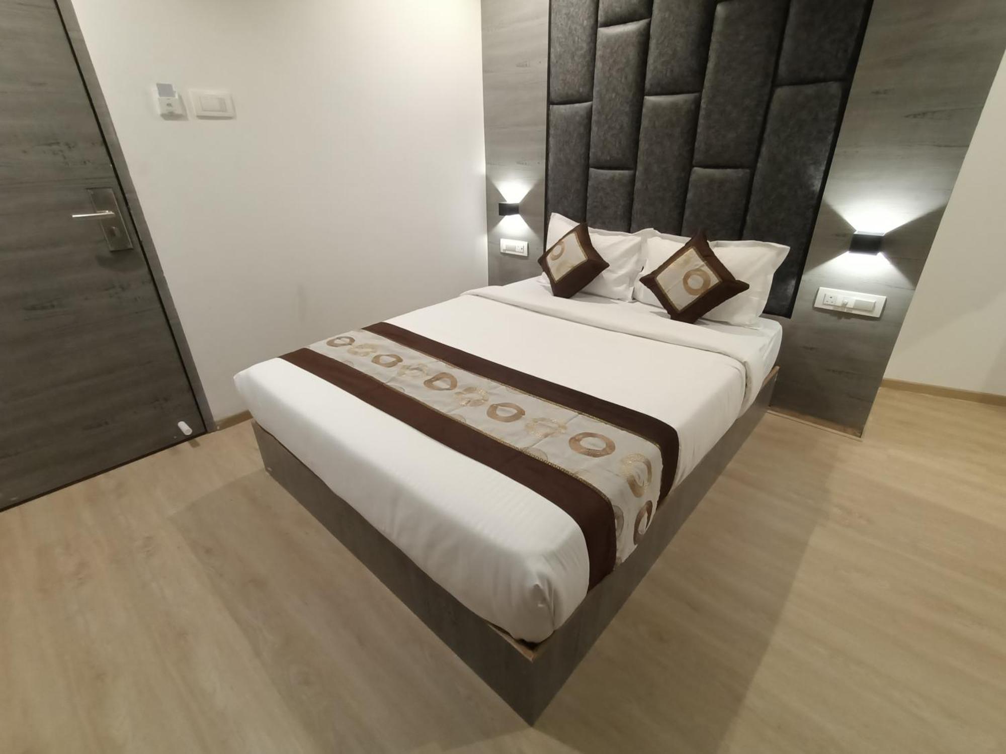 Hotel Beverly Palace Santacruz - Near Bkc - Mumbai Airport T1 المظهر الخارجي الصورة
