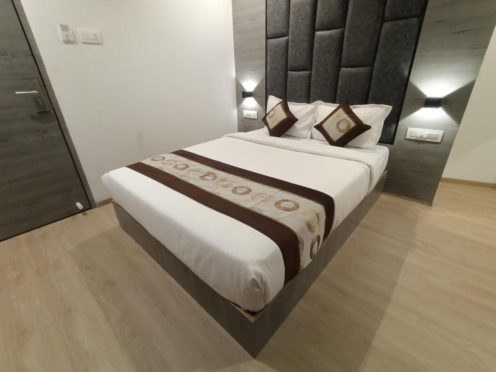 Hotel Beverly Palace Santacruz - Near Bkc - Mumbai Airport T1 المظهر الخارجي الصورة