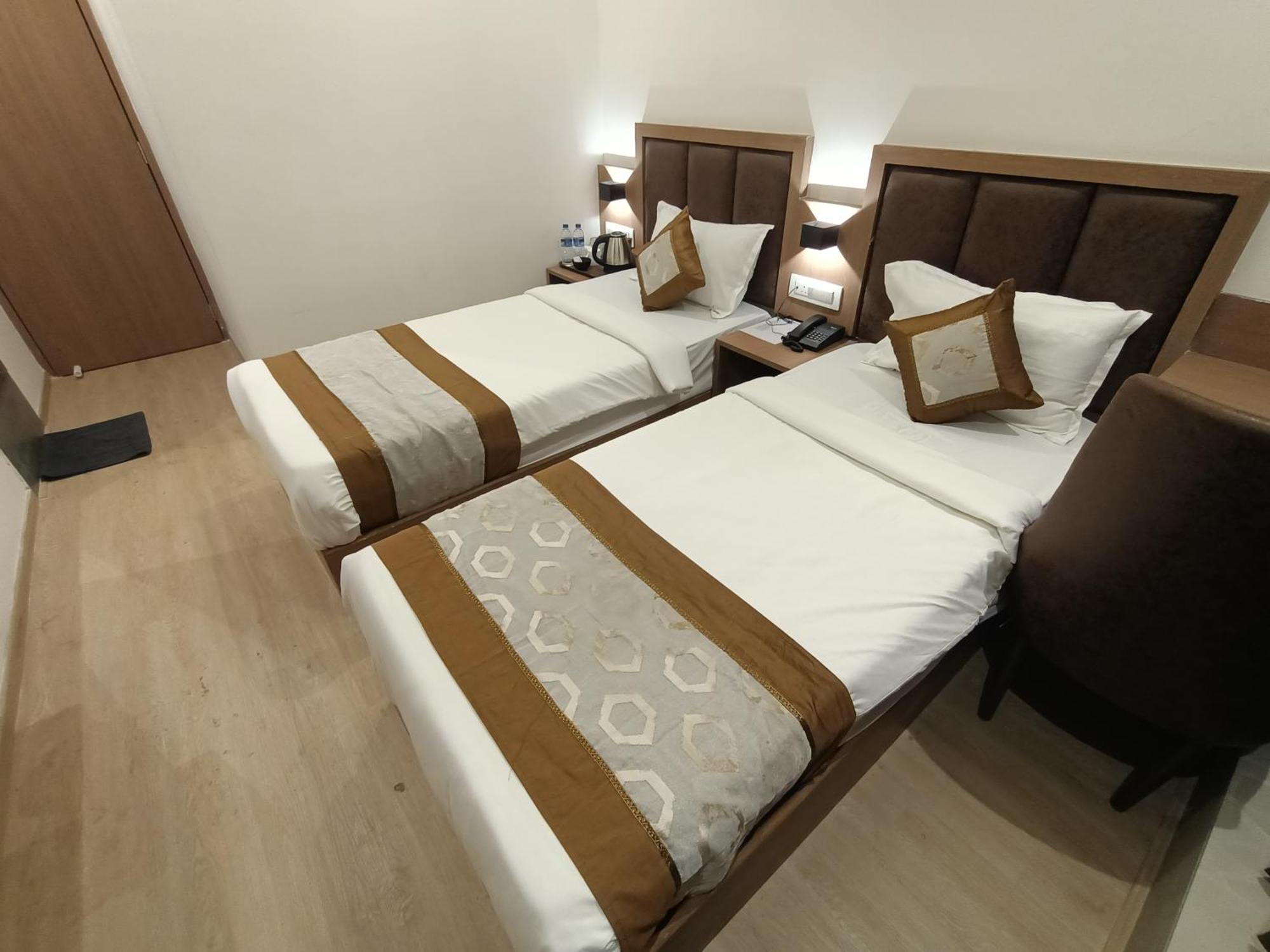 Hotel Beverly Palace Santacruz - Near Bkc - Mumbai Airport T1 المظهر الخارجي الصورة