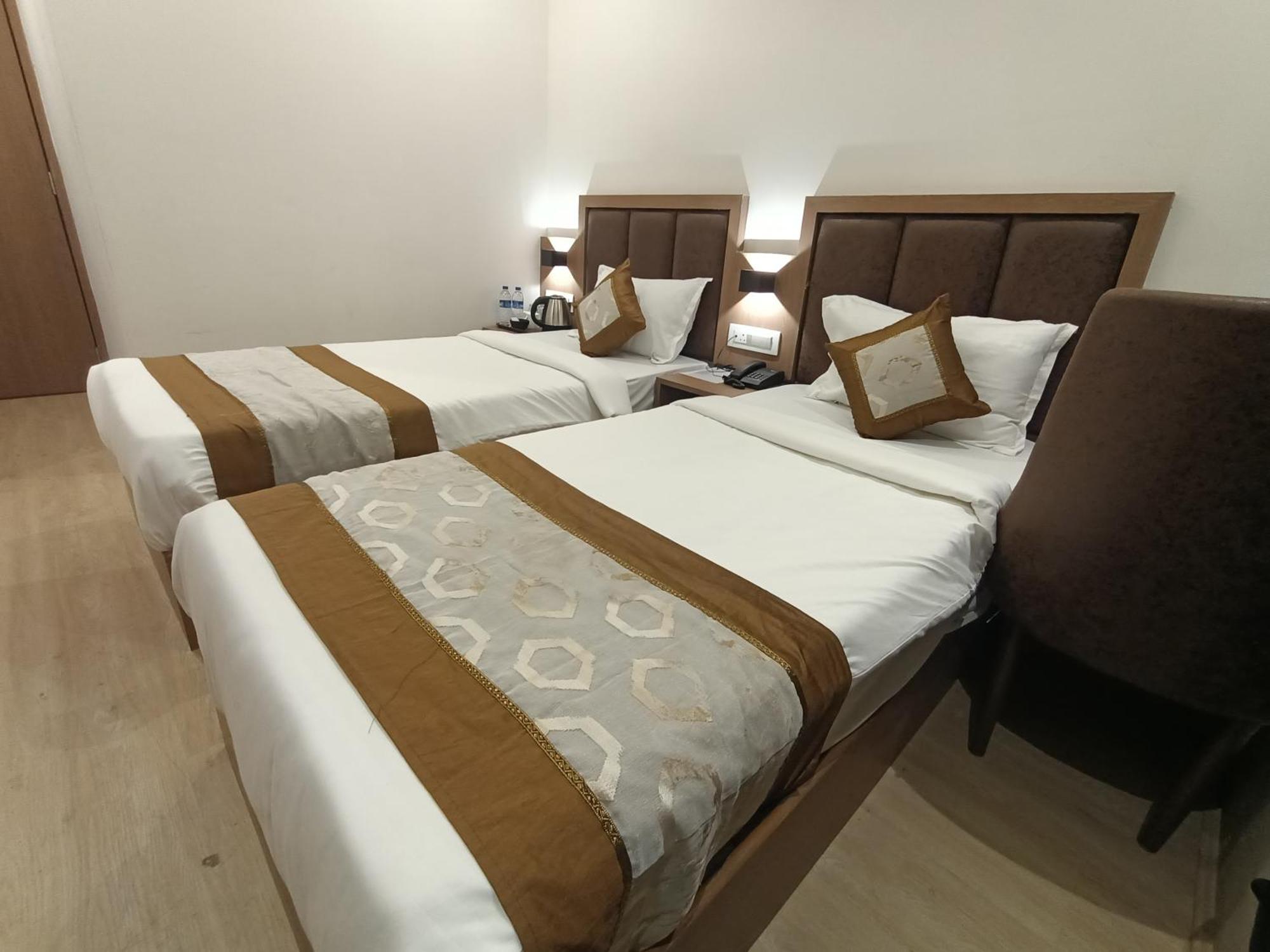Hotel Beverly Palace Santacruz - Near Bkc - Mumbai Airport T1 المظهر الخارجي الصورة