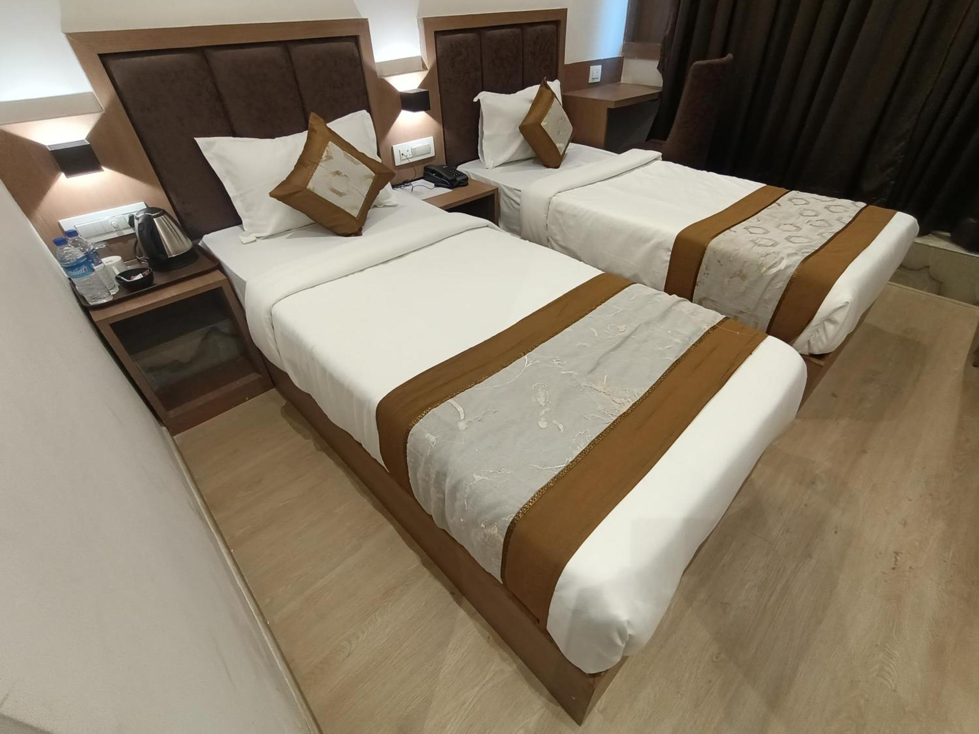 Hotel Beverly Palace Santacruz - Near Bkc - Mumbai Airport T1 المظهر الخارجي الصورة