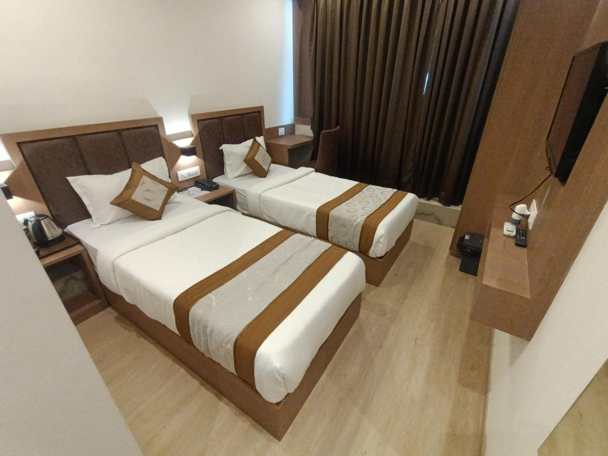 Hotel Beverly Palace Santacruz - Near Bkc - Mumbai Airport T1 المظهر الخارجي الصورة