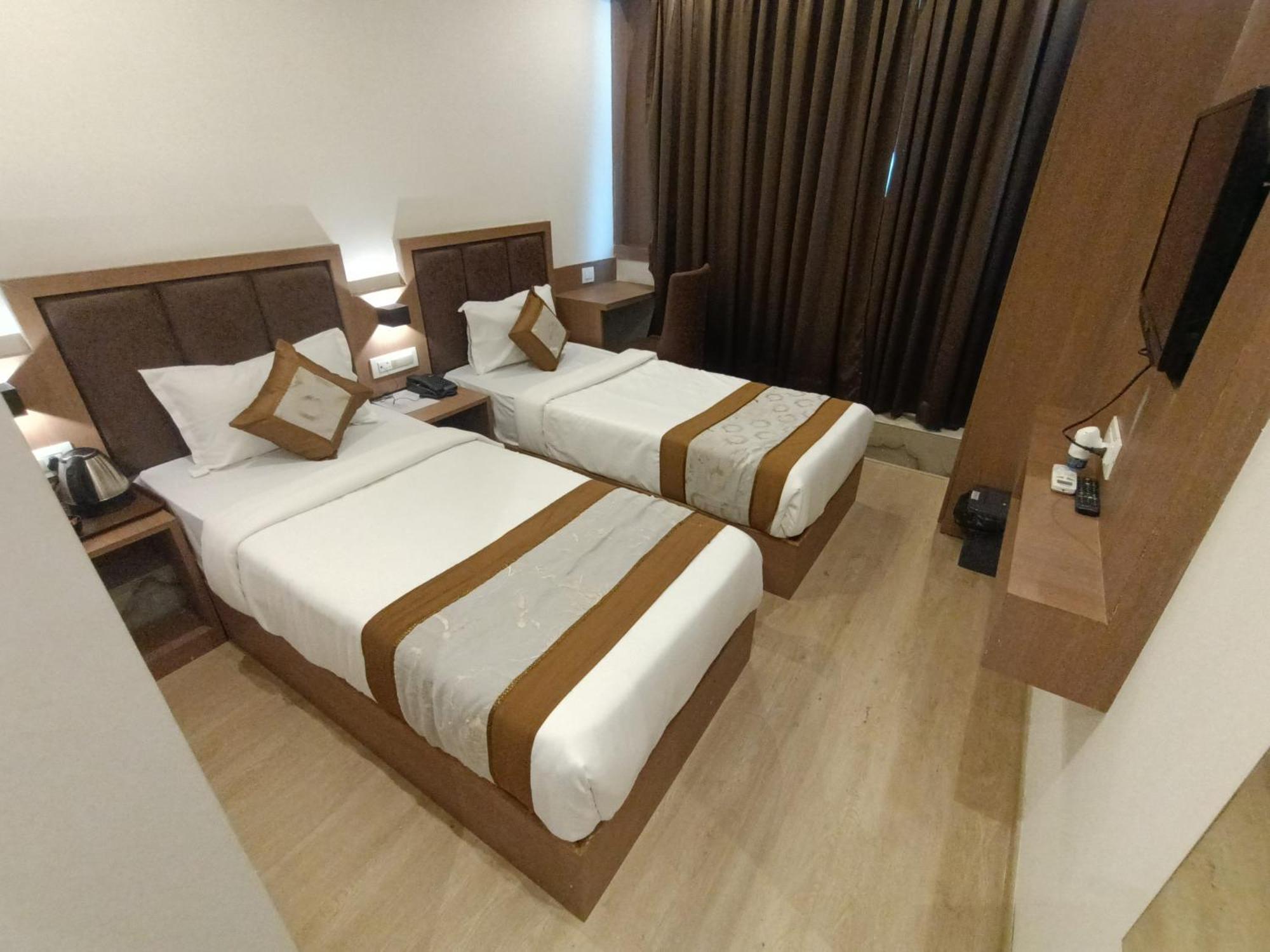 Hotel Beverly Palace Santacruz - Near Bkc - Mumbai Airport T1 المظهر الخارجي الصورة