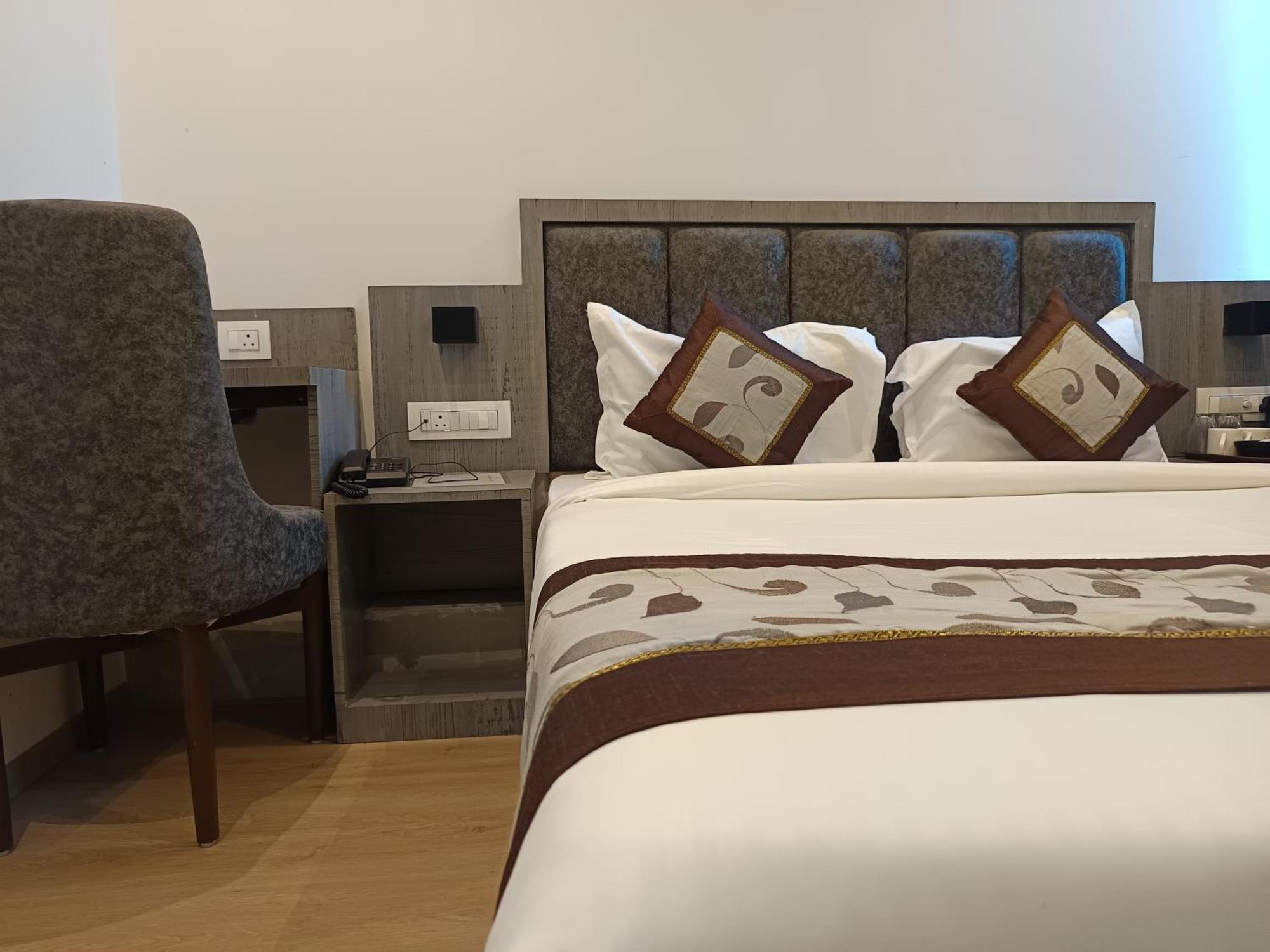 Hotel Beverly Palace Santacruz - Near Bkc - Mumbai Airport T1 المظهر الخارجي الصورة