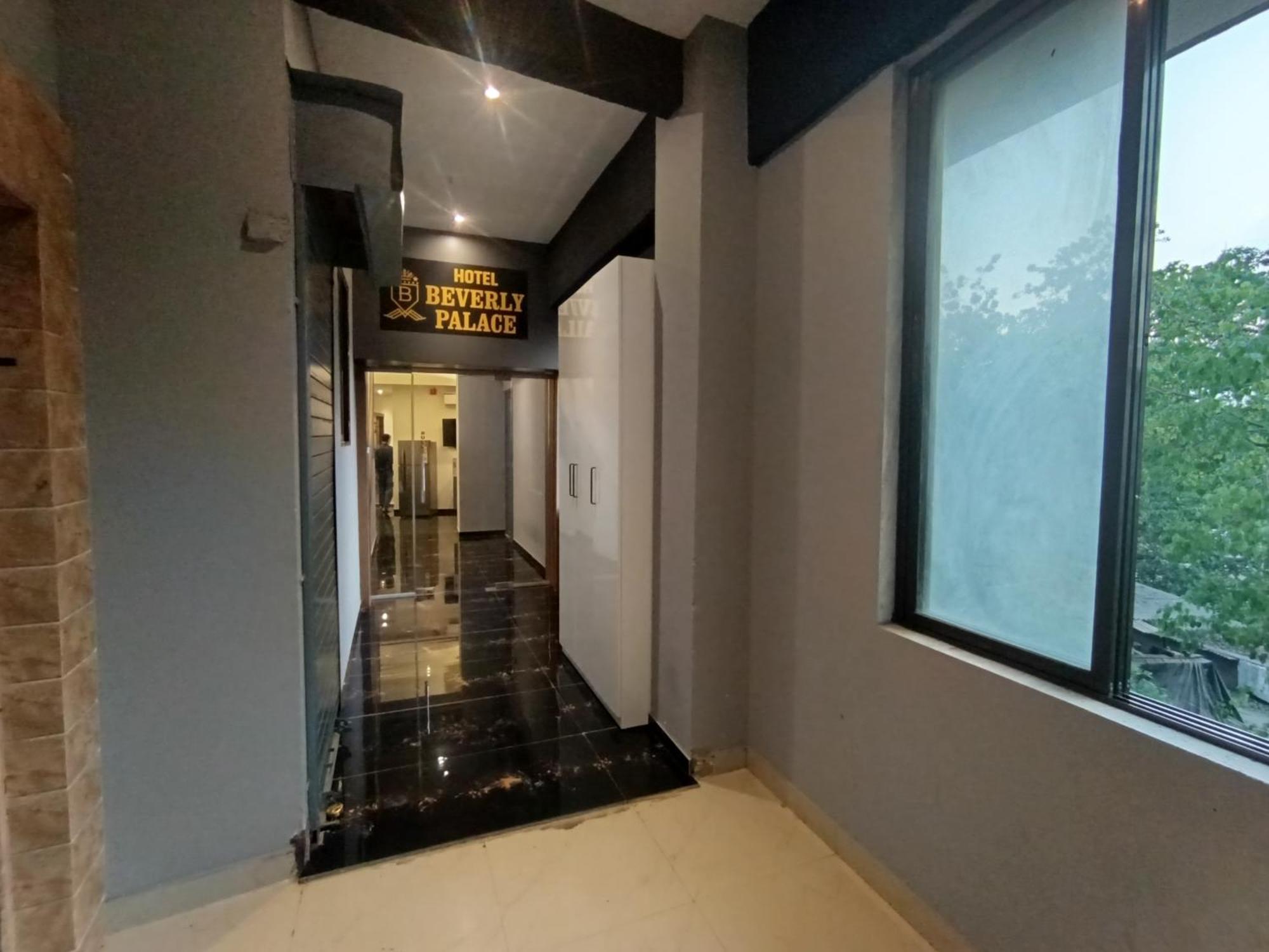 Hotel Beverly Palace Santacruz - Near Bkc - Mumbai Airport T1 المظهر الخارجي الصورة